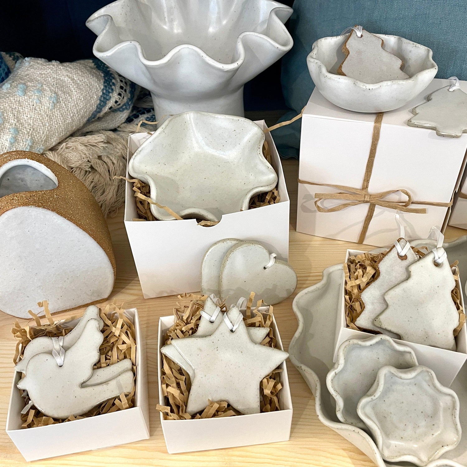 Christmas Gifts - Ceramic Decorations & Tableware